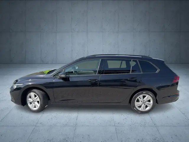 Volkswagen Golf view 2
