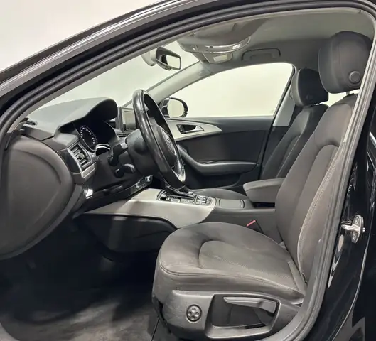 Audi A6 view 11