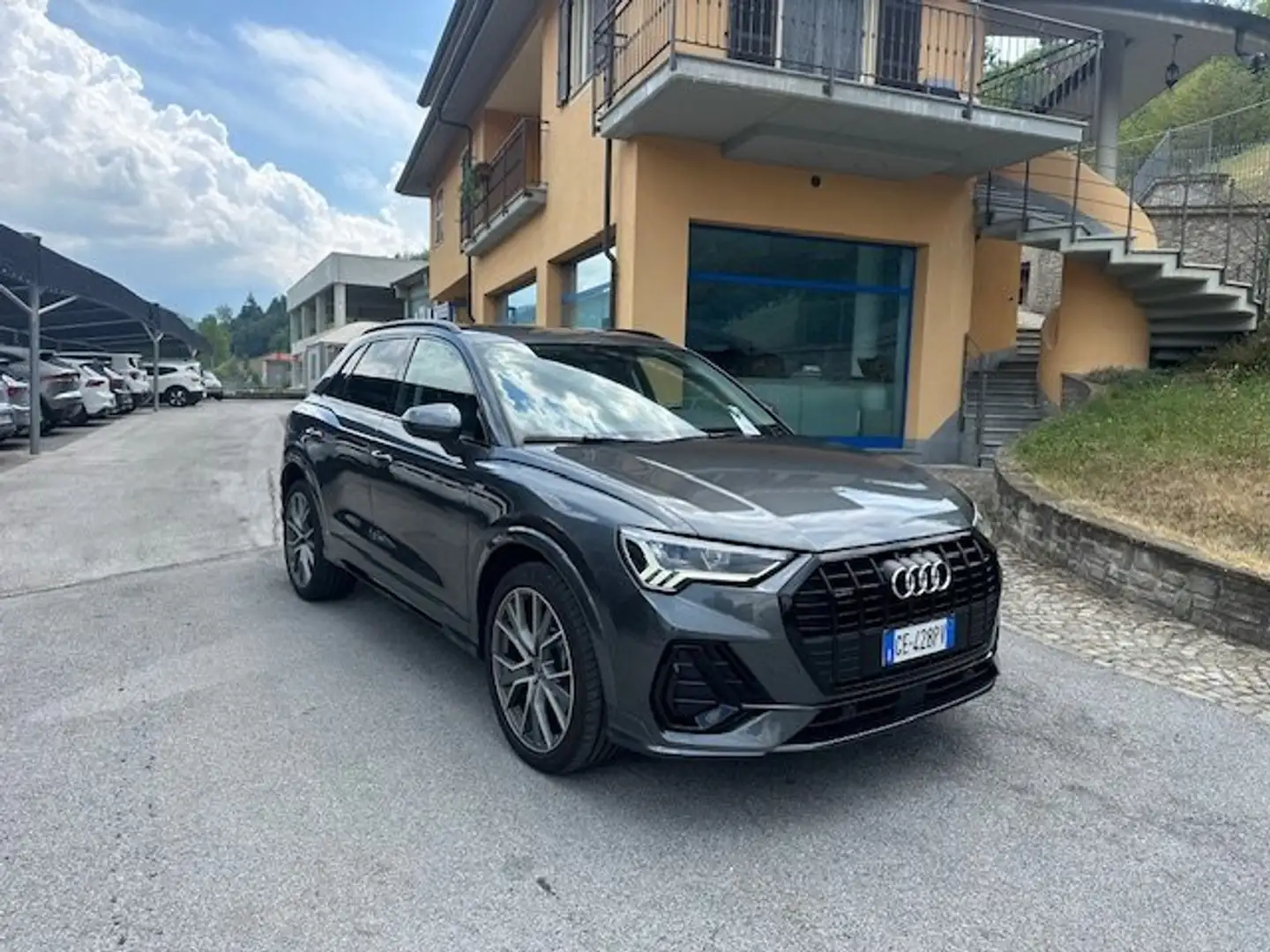 Audi Q3 Q3 40 2.0 tdi S line edition quattro 200cv QUATTRO Grigio - 2
