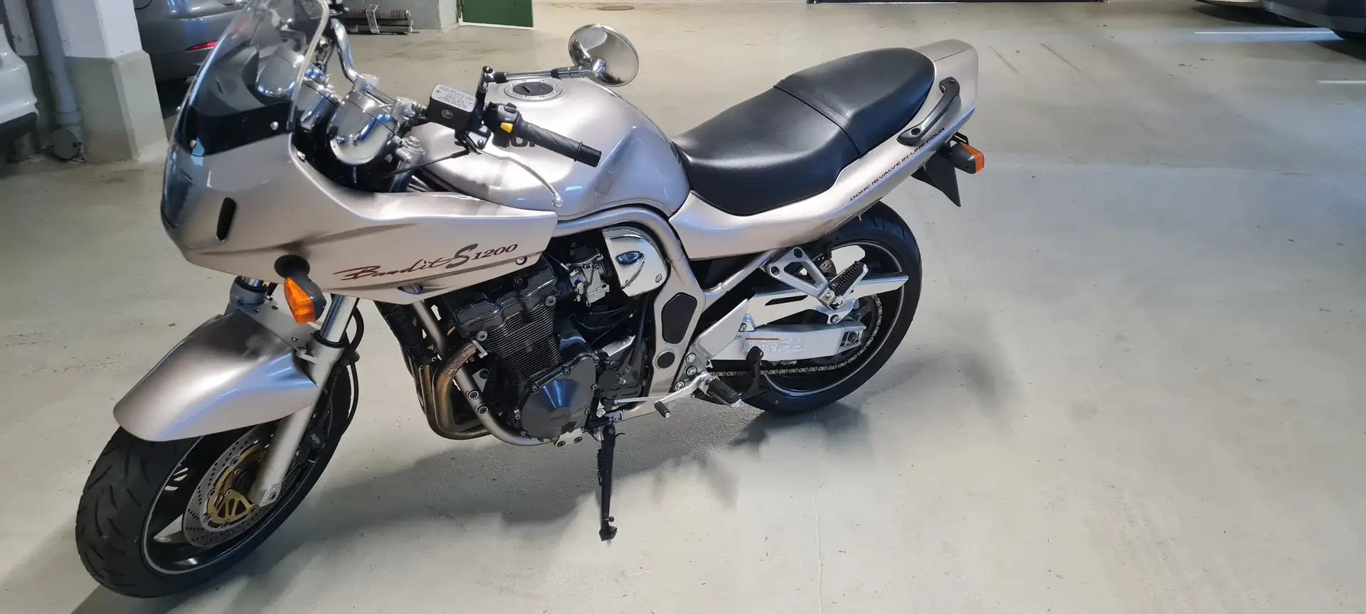 Suzuki Bandit 1200 GV 75 A Grijs - 2