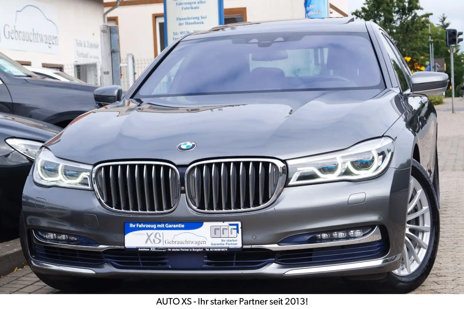 BMW 750 i xDrive Lang Sport-Automatik 4-Sitzer 2.Hand Grau - 1
