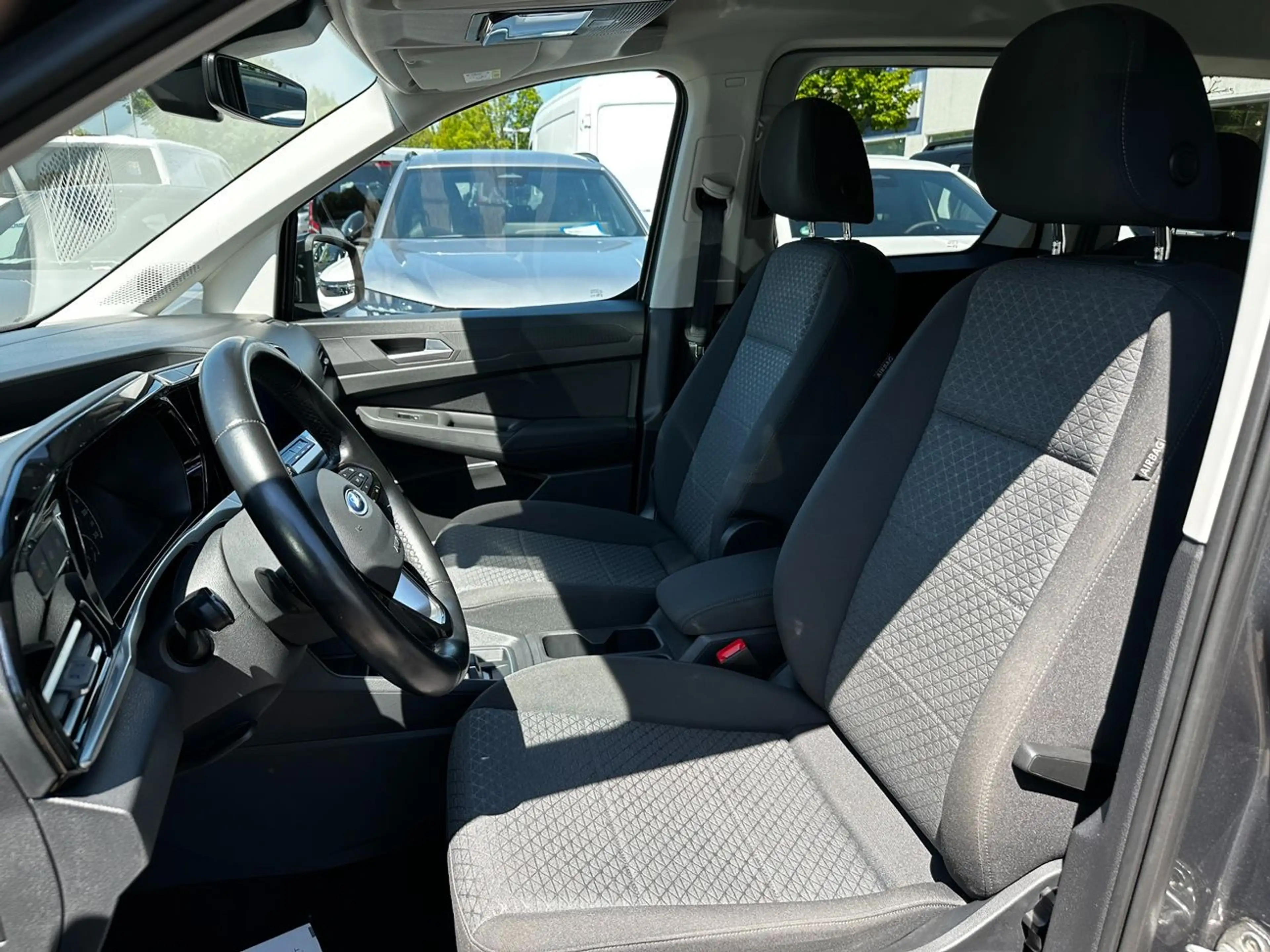 Ford Tourneo Connect 2.0 EcoBlue Titanium *Kamera*Navi — photo 14