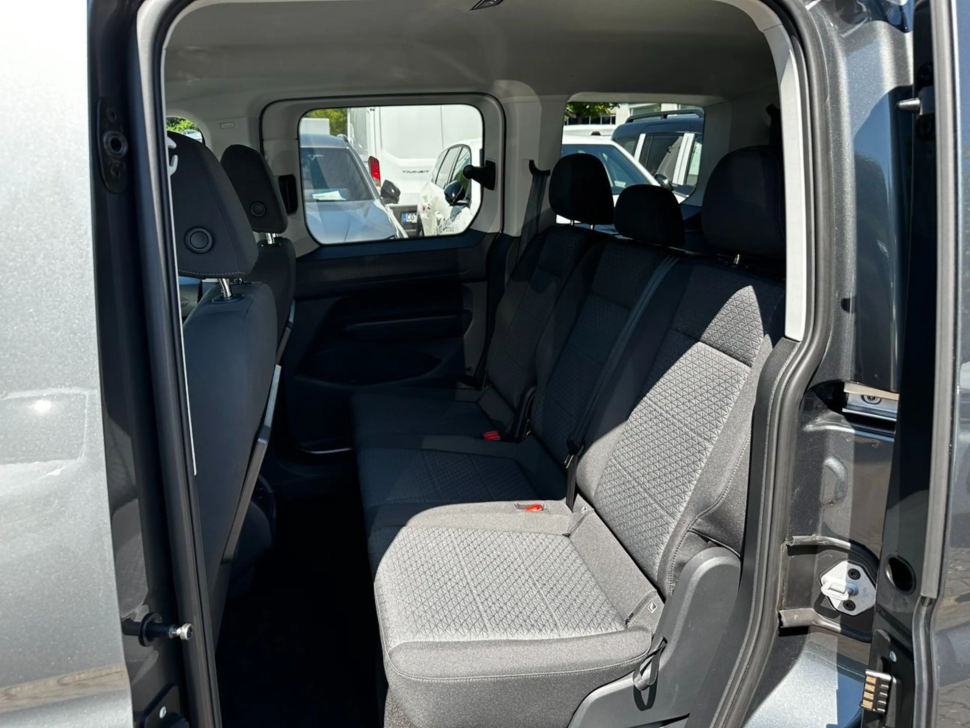 Ford Tourneo Connect 2.0 EcoBlue Titanium *Kamera*Navi — photo 11