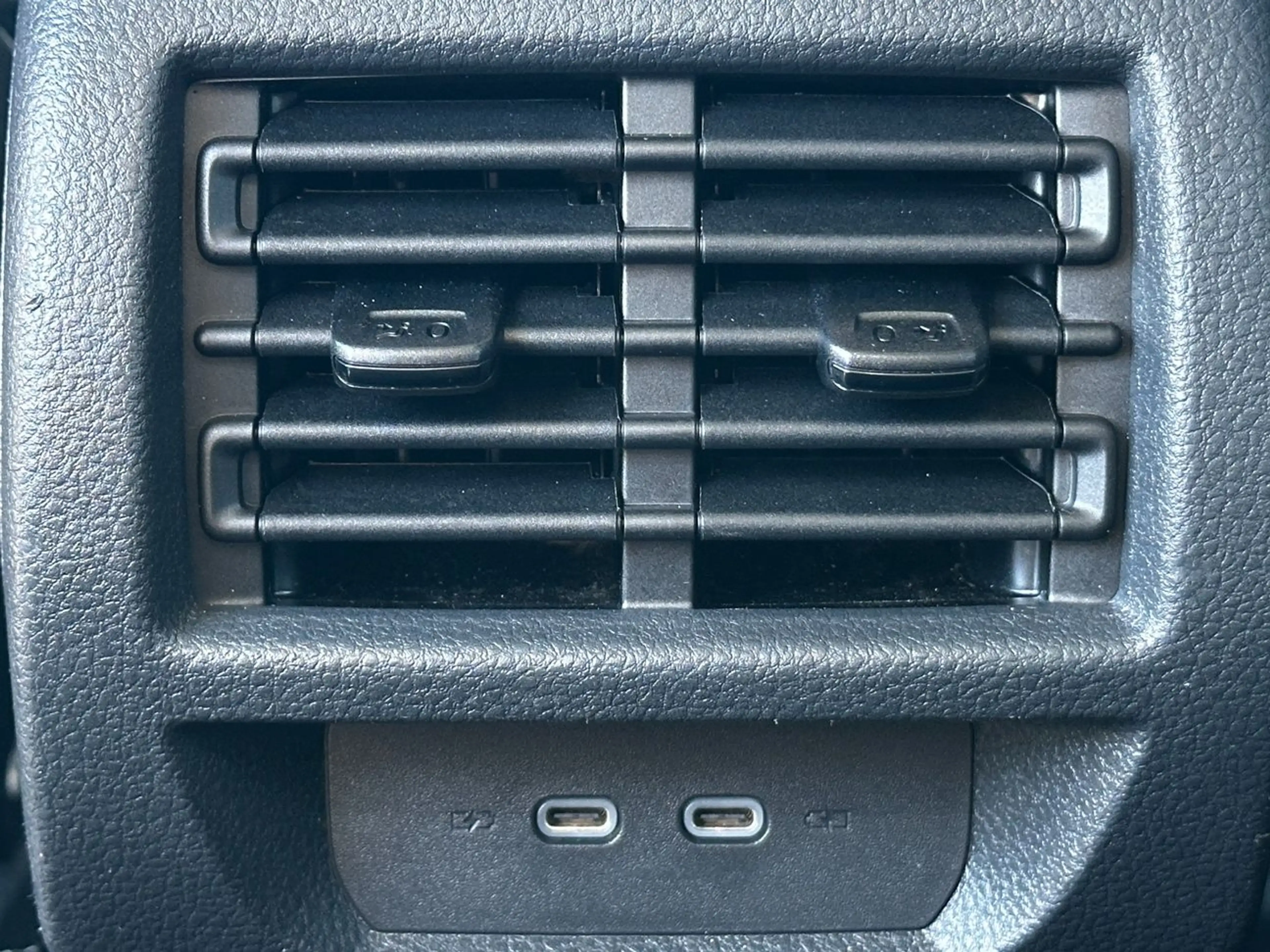 Ford Tourneo Connect 2.0 EcoBlue Titanium *Kamera*Navi — photo 12