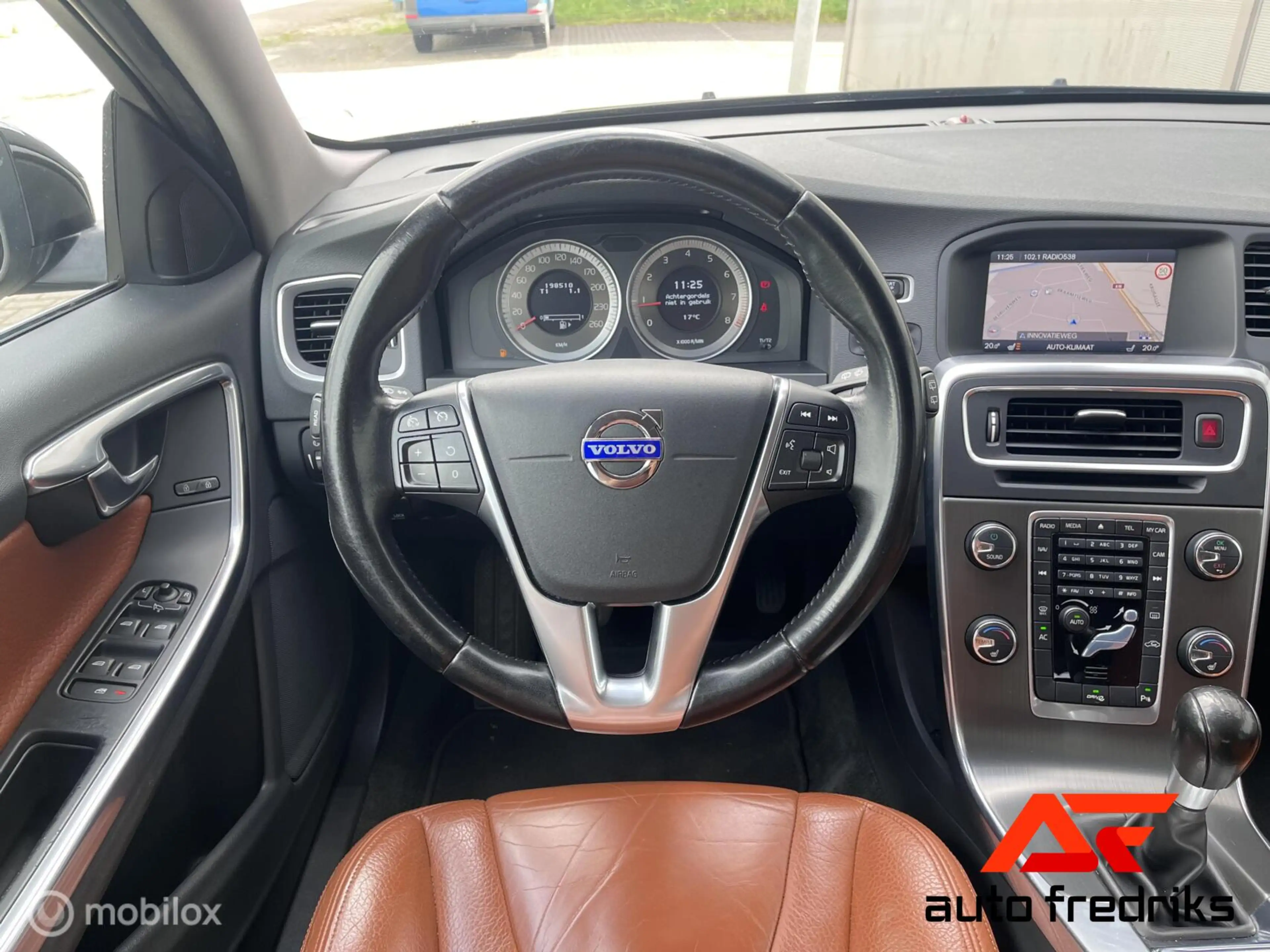 Volvo V60 1.6 T3 Summum | Stoelverwarming | — photo 3