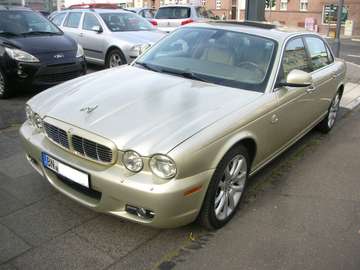4.2 XJ8 Sovereign LWB *Sehr schön