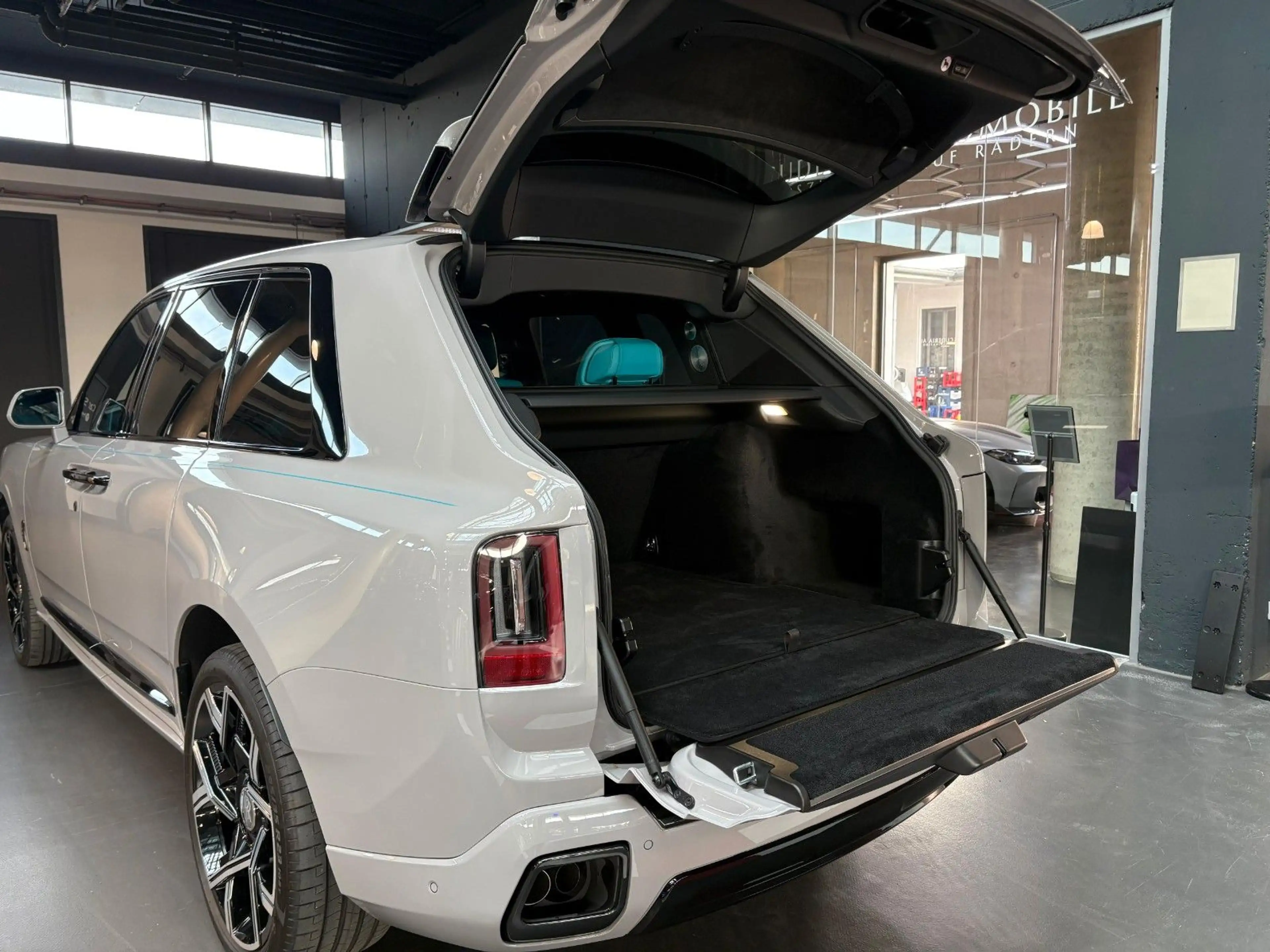 Rolls-Royce Cullinan Black Badge — photo 8