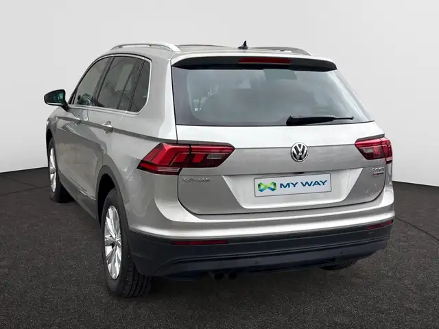 Volkswagen Tiguan view 2