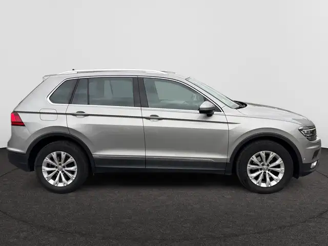 Volkswagen Tiguan view 13