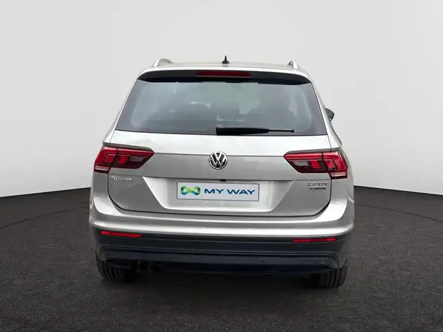 Volkswagen Tiguan view 12