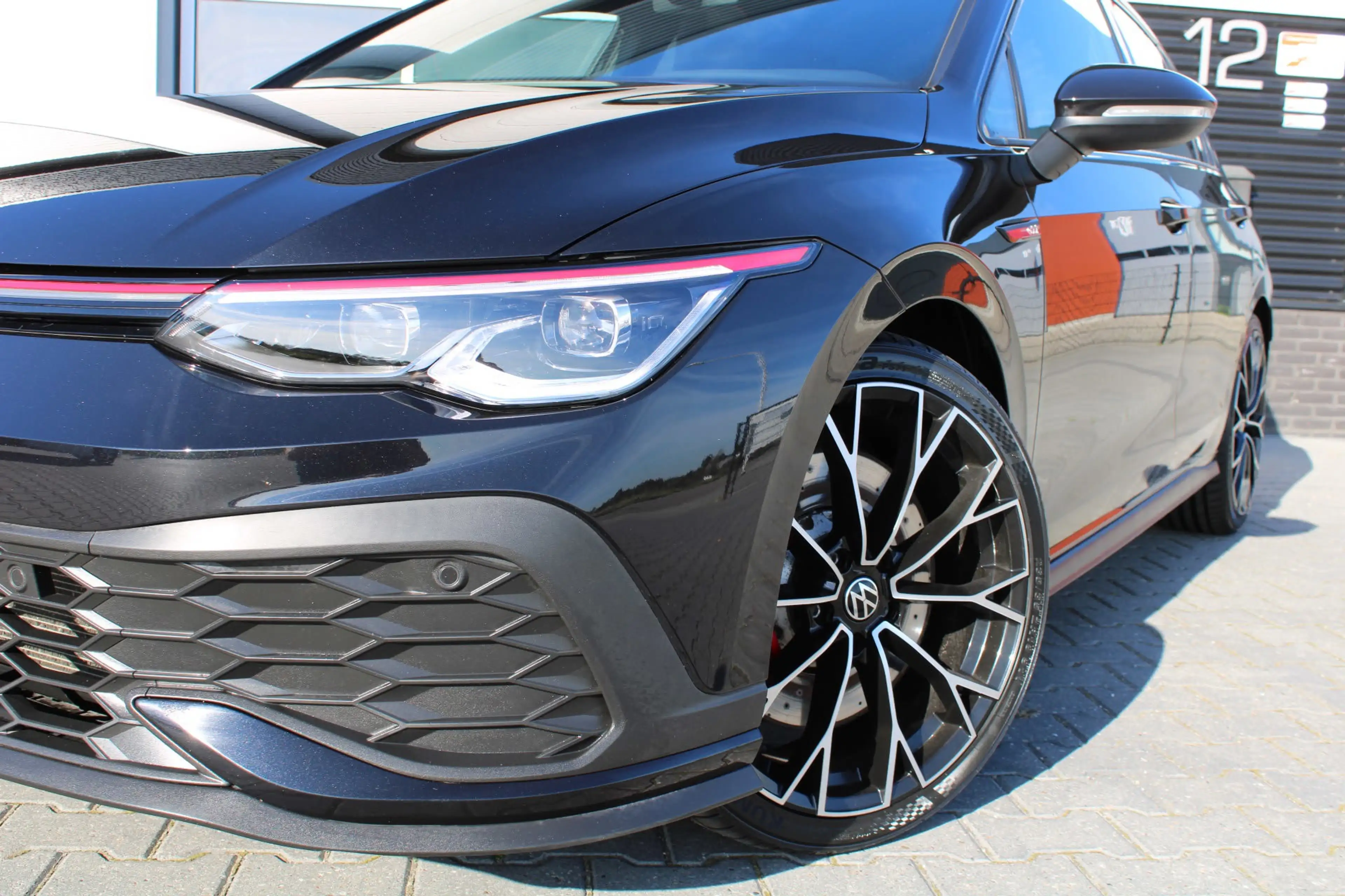 Volkswagen Golf GTI 2.0 TSI DSG CLUBSPORT|PANO|IQ|SFEER|PDC V+A|BOM VO — photo 2