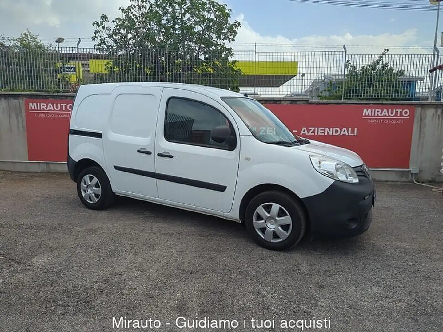 Nissan NV250 1.5 dCi 115CV PC-TN Van Weiß - 1