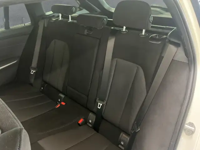 BMW 3 Series view 13