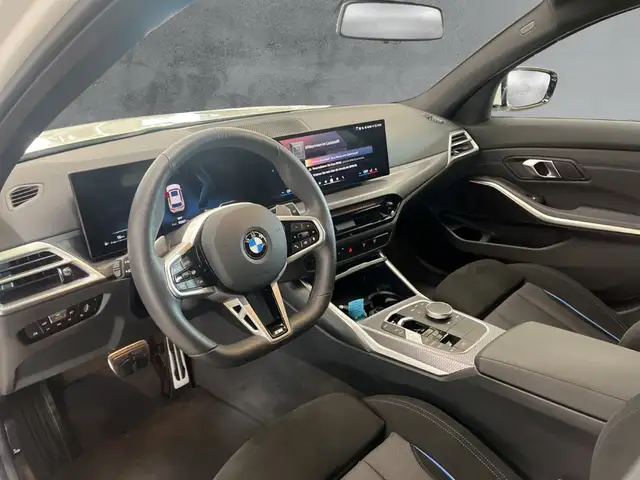 BMW 3 Series view 9