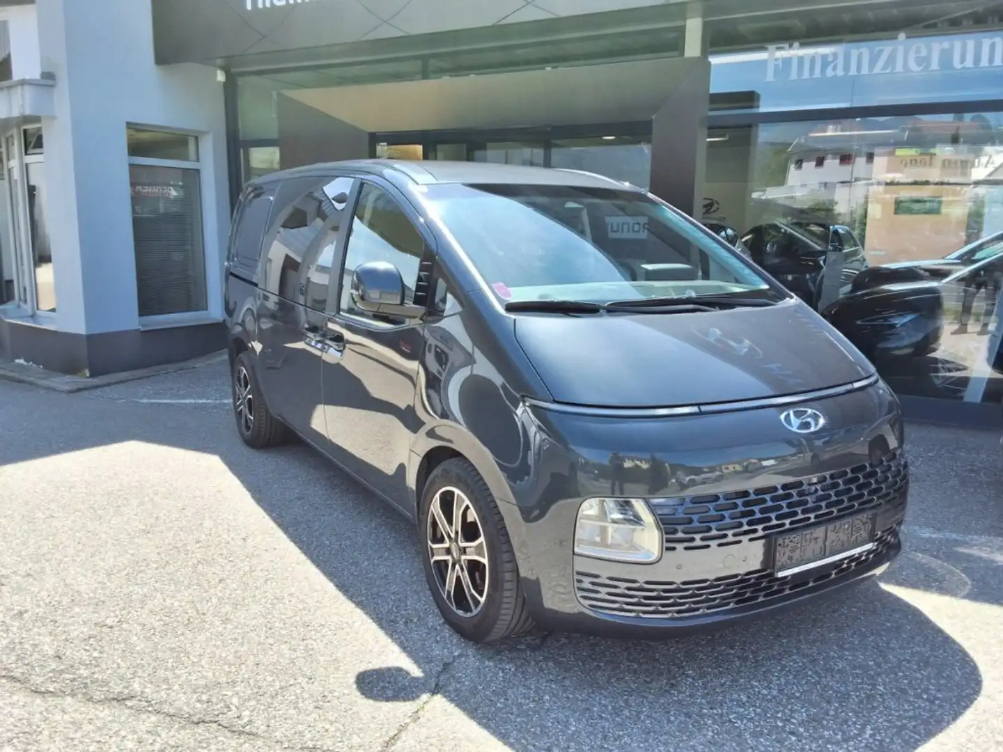 Hyundai STARIA Transporter Business Van 2.2 CRDi 2WD DCT l Grau - 1