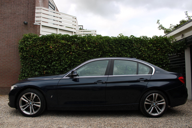 BMW 330 3-serie 330e Centennial High Executive — photo 31
