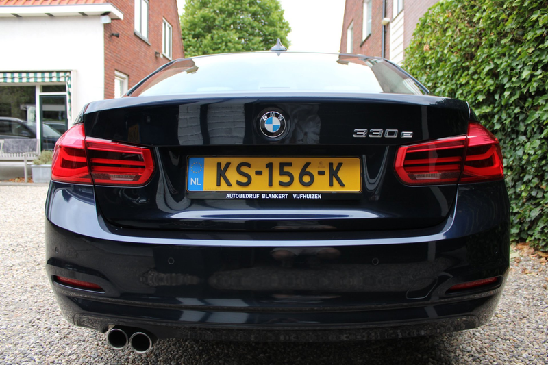 BMW 330 3-serie 330e Centennial High Executive — photo 30