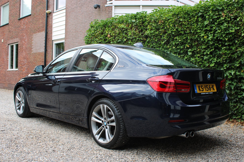 BMW 330 3-serie 330e Centennial High Executive — photo 2