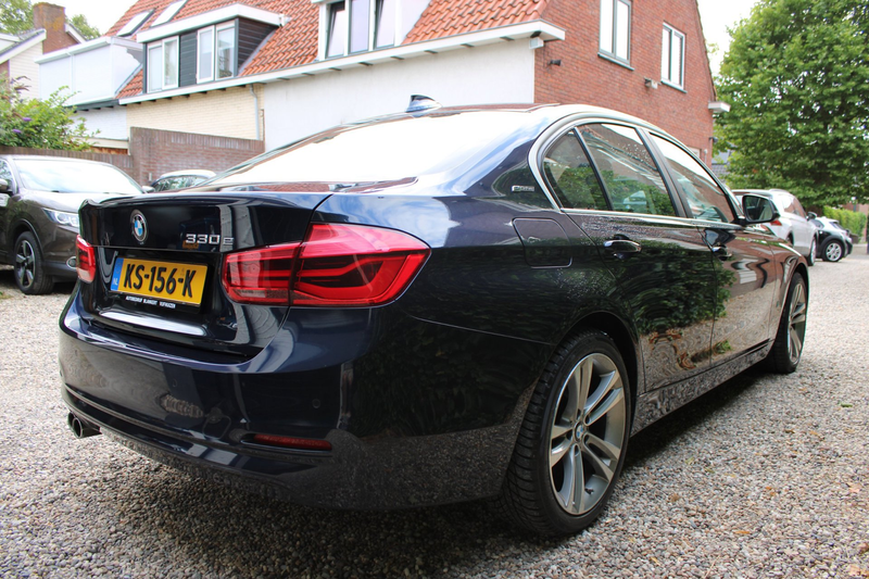 BMW 330 3-serie 330e Centennial High Executive — photo 4