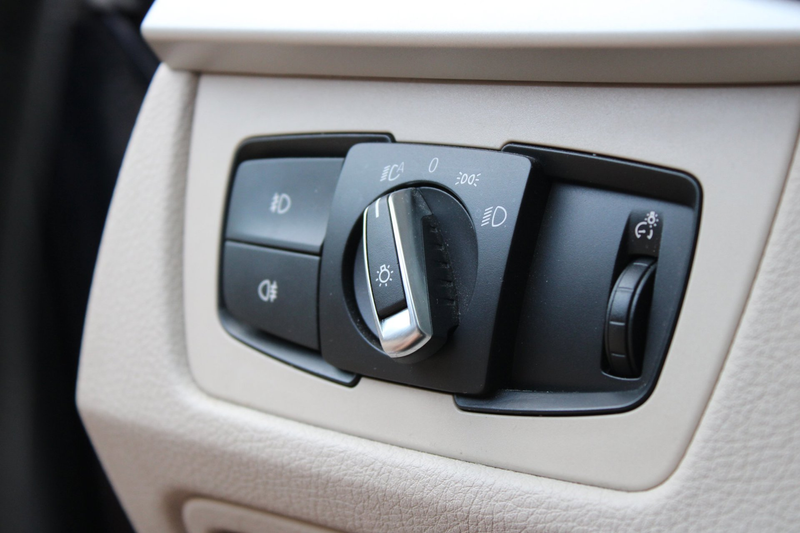 BMW 330 3-serie 330e Centennial High Executive — photo 15