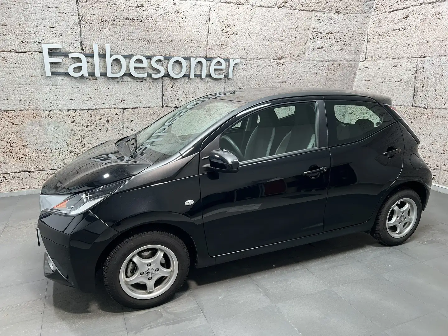 Toyota Aygo 1,0 VVT-i x-play Noir - 2