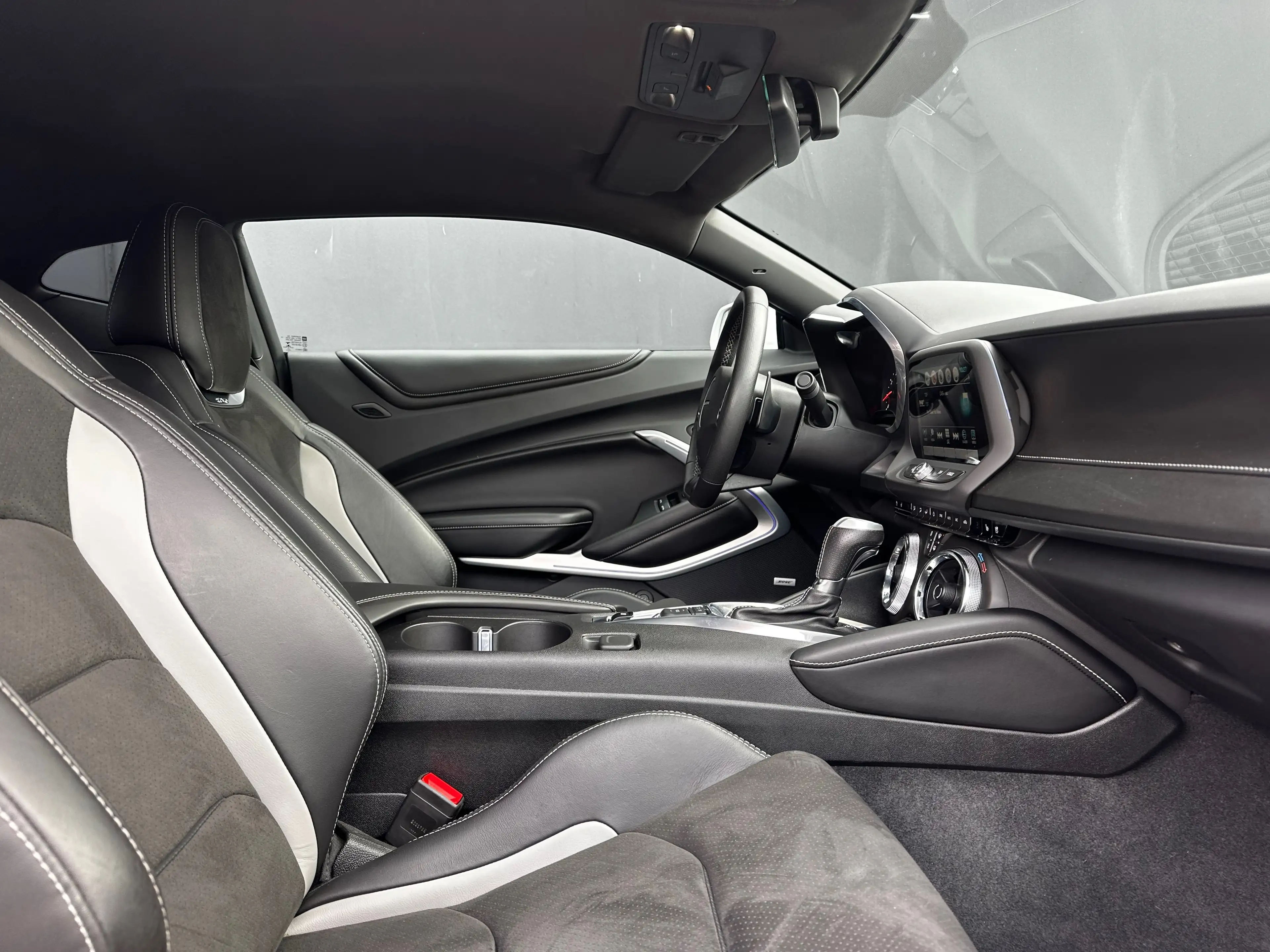 Chevrolet Camaro 6.2i V8 *AUT.*LEDER*BOSE*NAVI*LED*CAMERA*HUD*KEYLESS*20"ALU*BREMBO*EUROPEAN CAR!* — photo 11