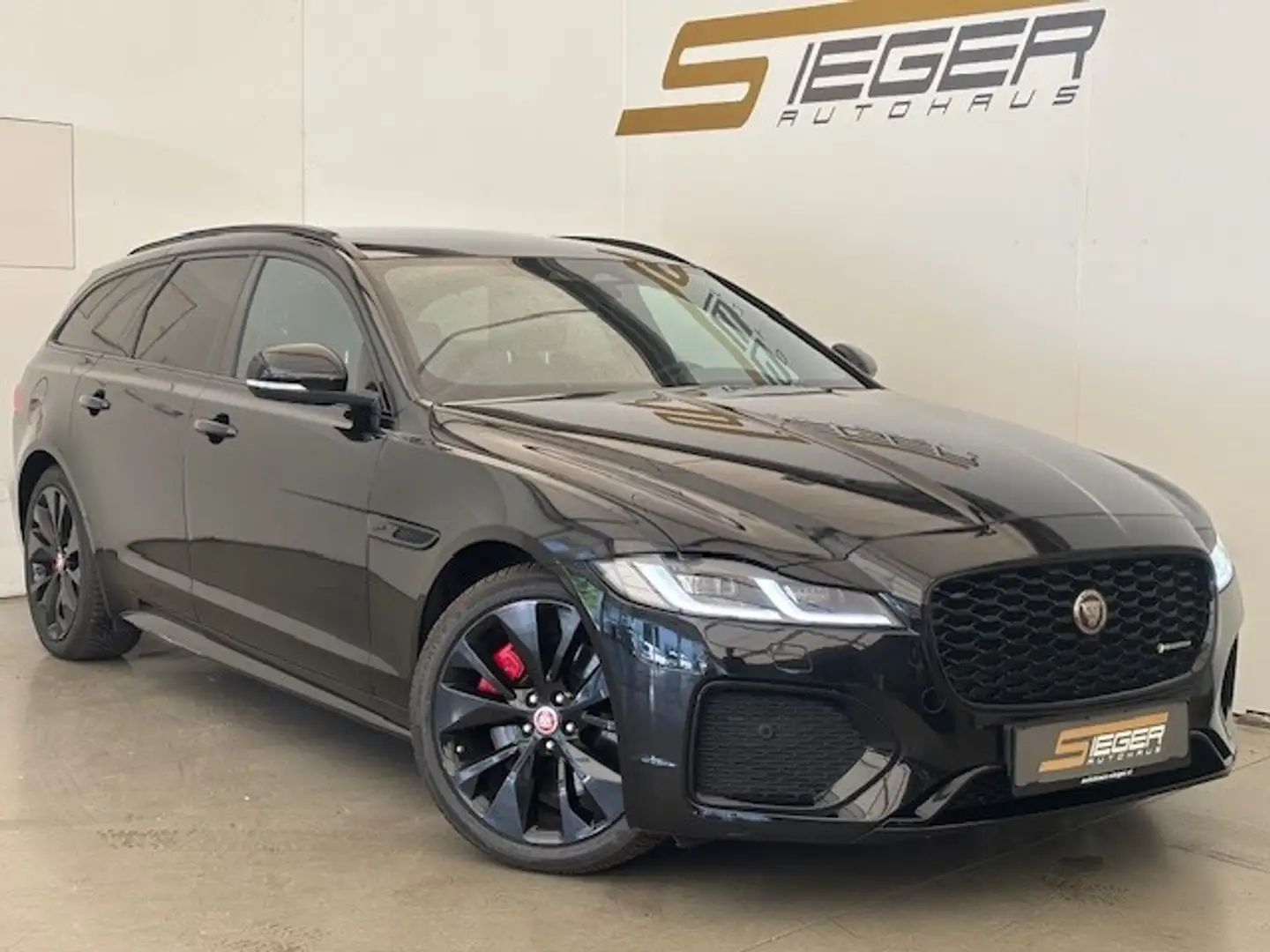 Jaguar XF D200 R-Dynamic HSE Aut. Schwarz - 1