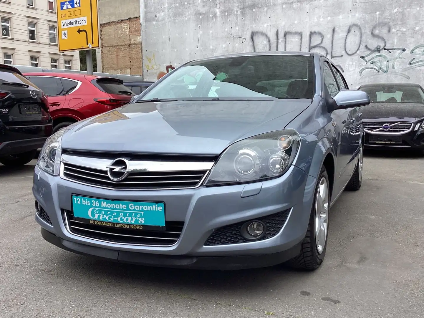 Opel Astra H Lim. Innovation Silber - 1