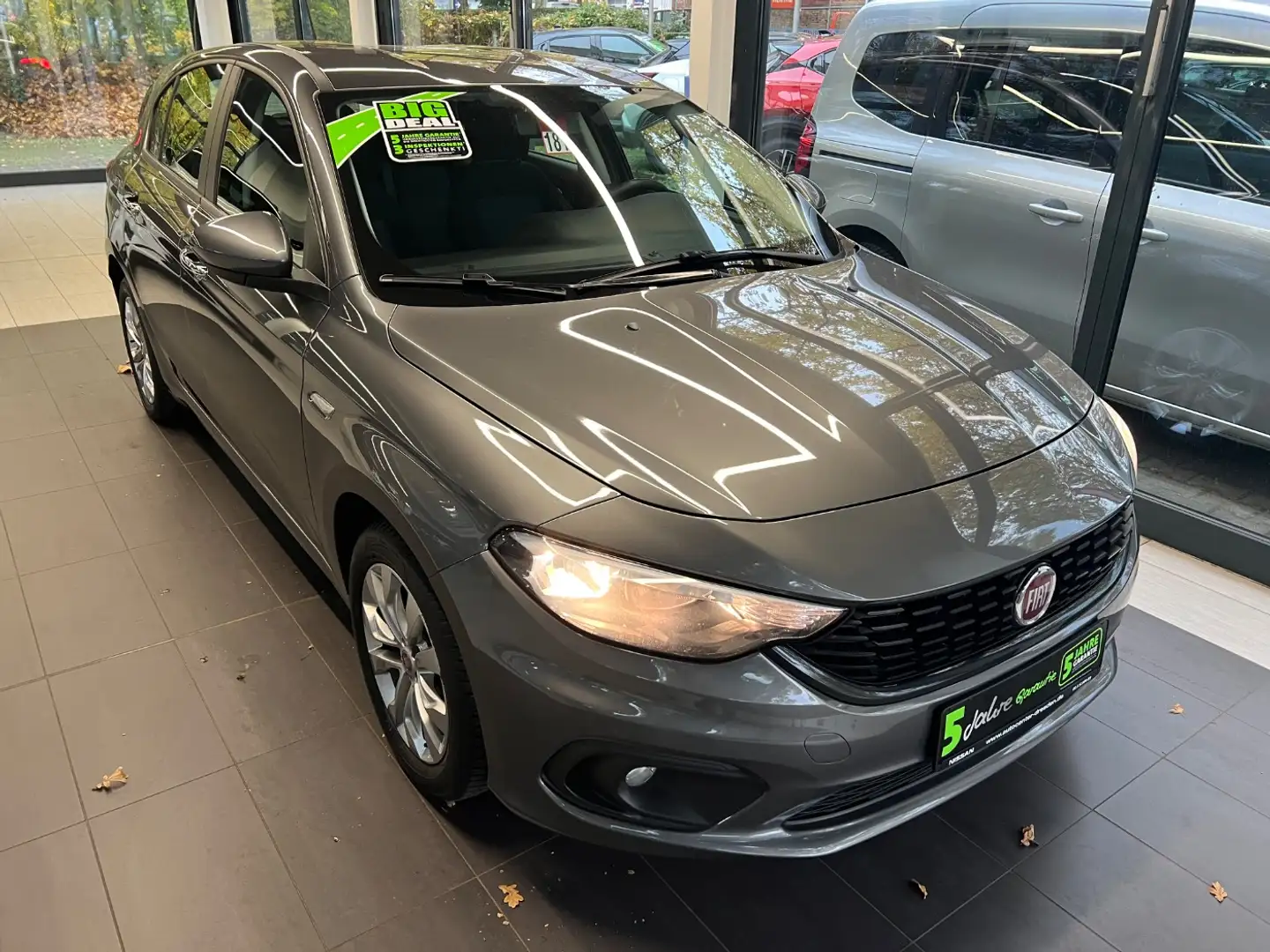 Fiat Tipo Hatchback 1.4 16V Pop AHK+Navi+SHZ+PDC - 2