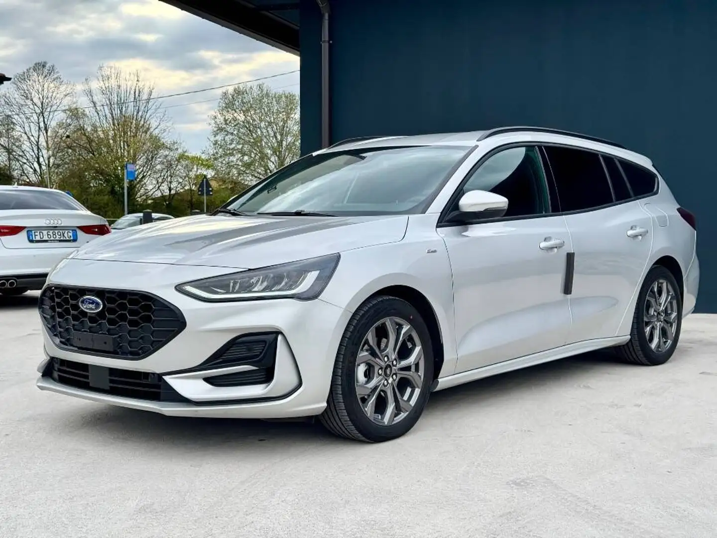 Ford Focus 1.0 ecoboost h ST-Line Design 125cv powershift - 1