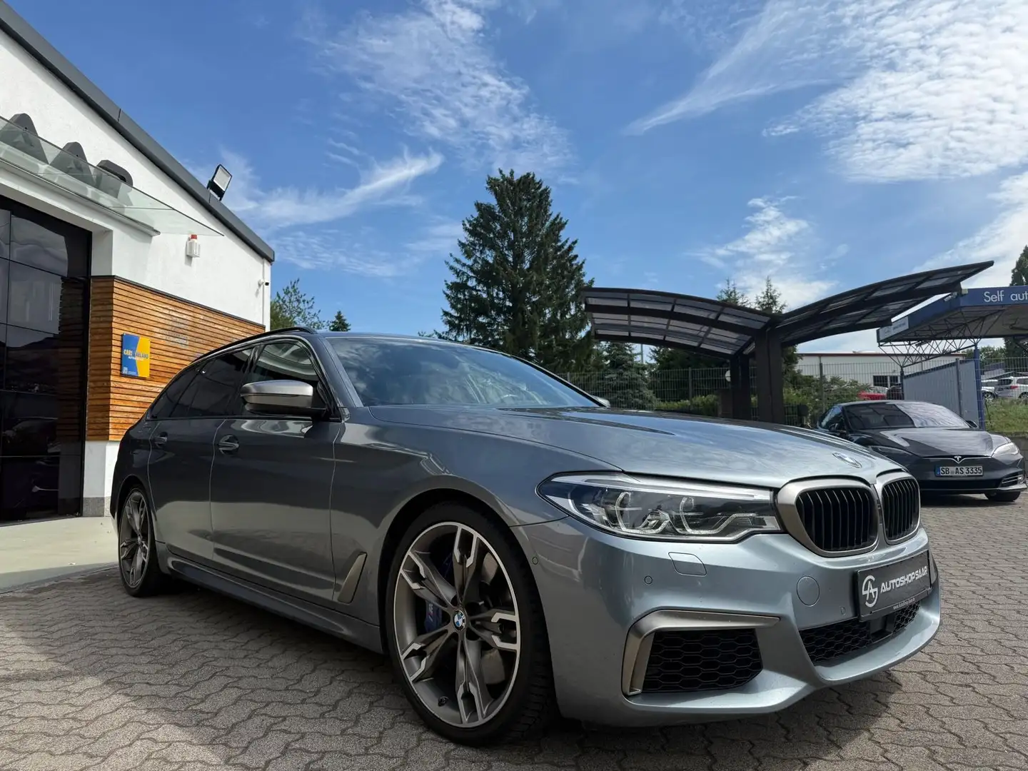 BMW 550 5 Touring M550 d xDrive/LEDER/KAMERA/PANO/AHK Blue - 2