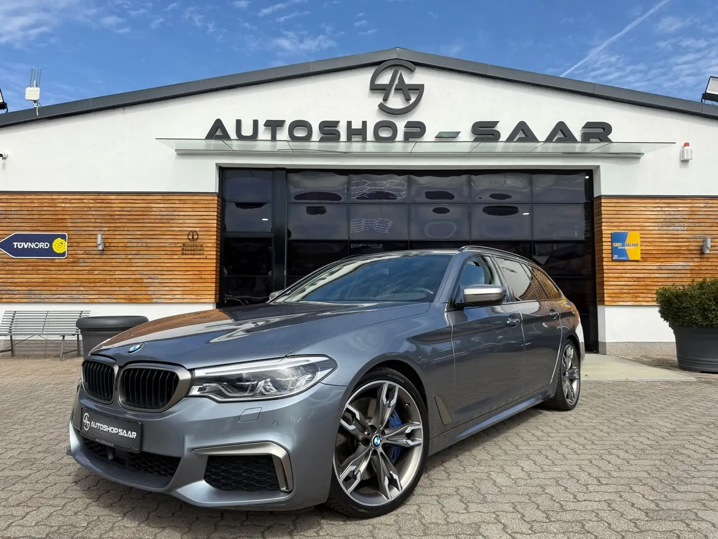 BMW 550 5 Touring M550 d xDrive/LEDER/KAMERA/PANO/AHK Blue - 1