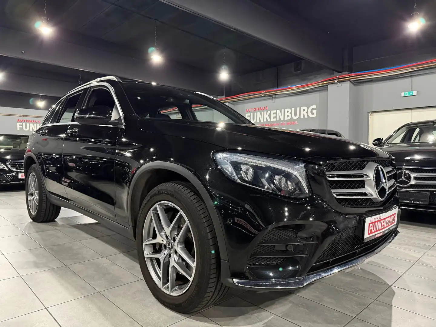 Mercedes-Benz GLC 350 d 4M AMG/PANO/KEYLES/AUT/LED/NAVI/KAMERA Schwarz - 1