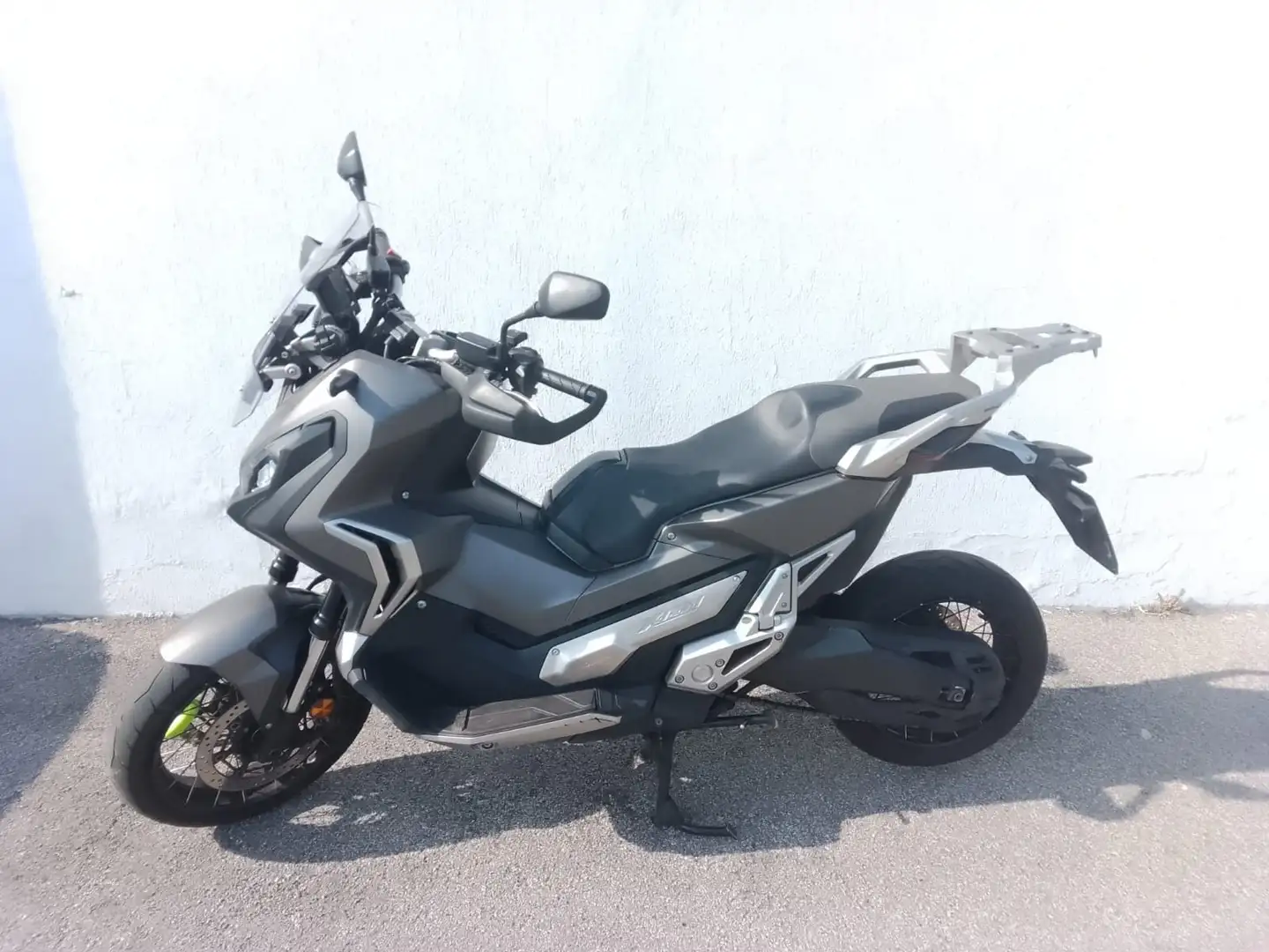 Honda X-ADV Adventure Gris - 2