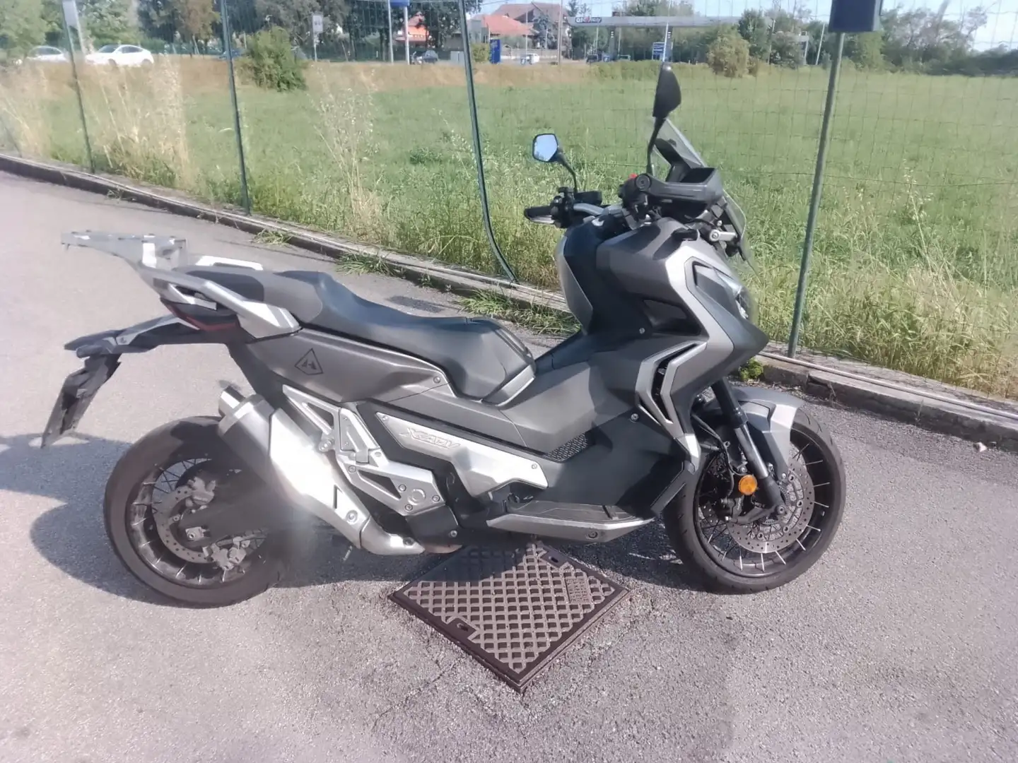 Honda X-ADV Adventure Šedá - 1