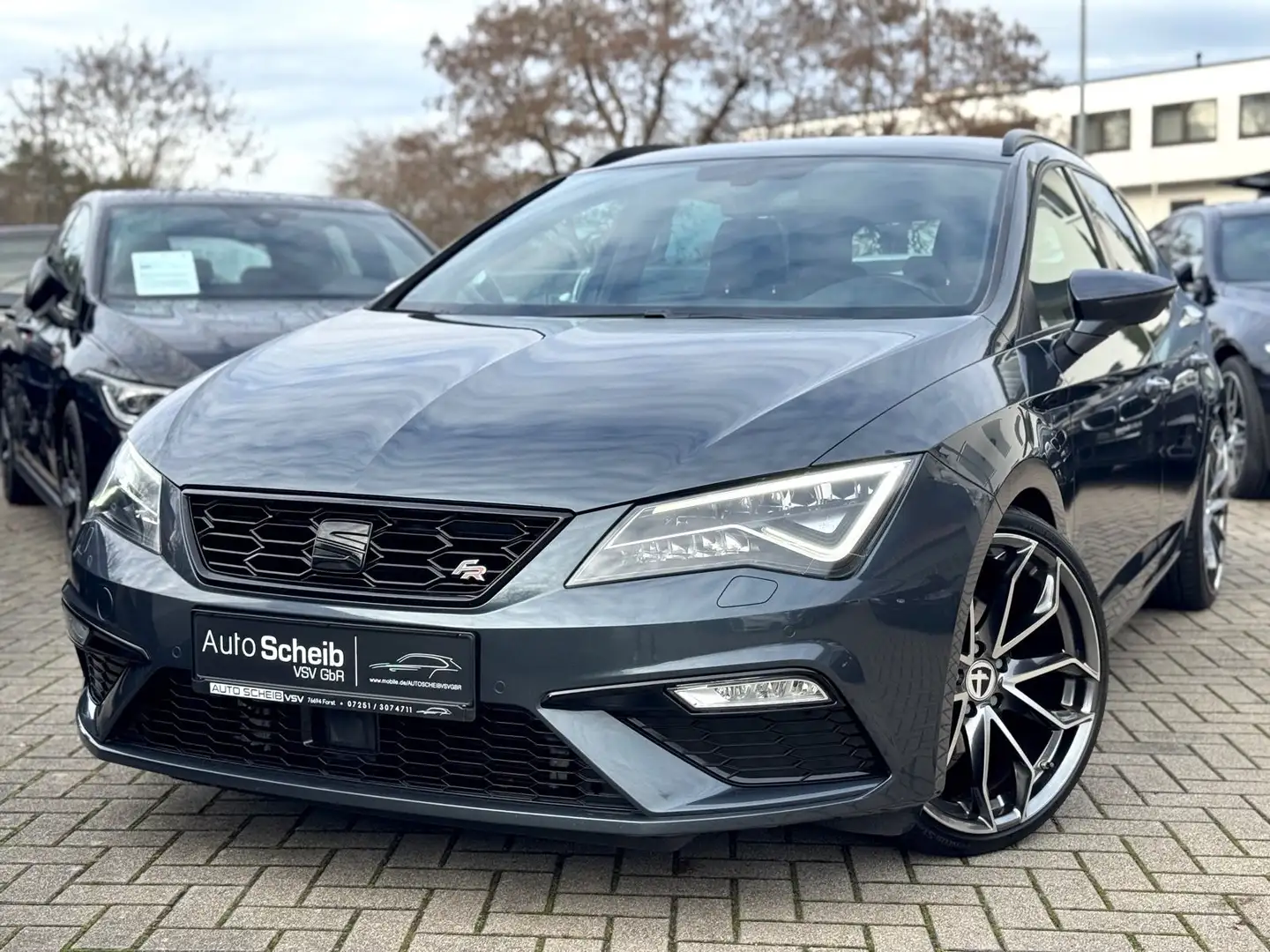 SEAT Leon ST FR*1.Hand*nur39900km*Kamera*LED*NAVI* Grau - 1