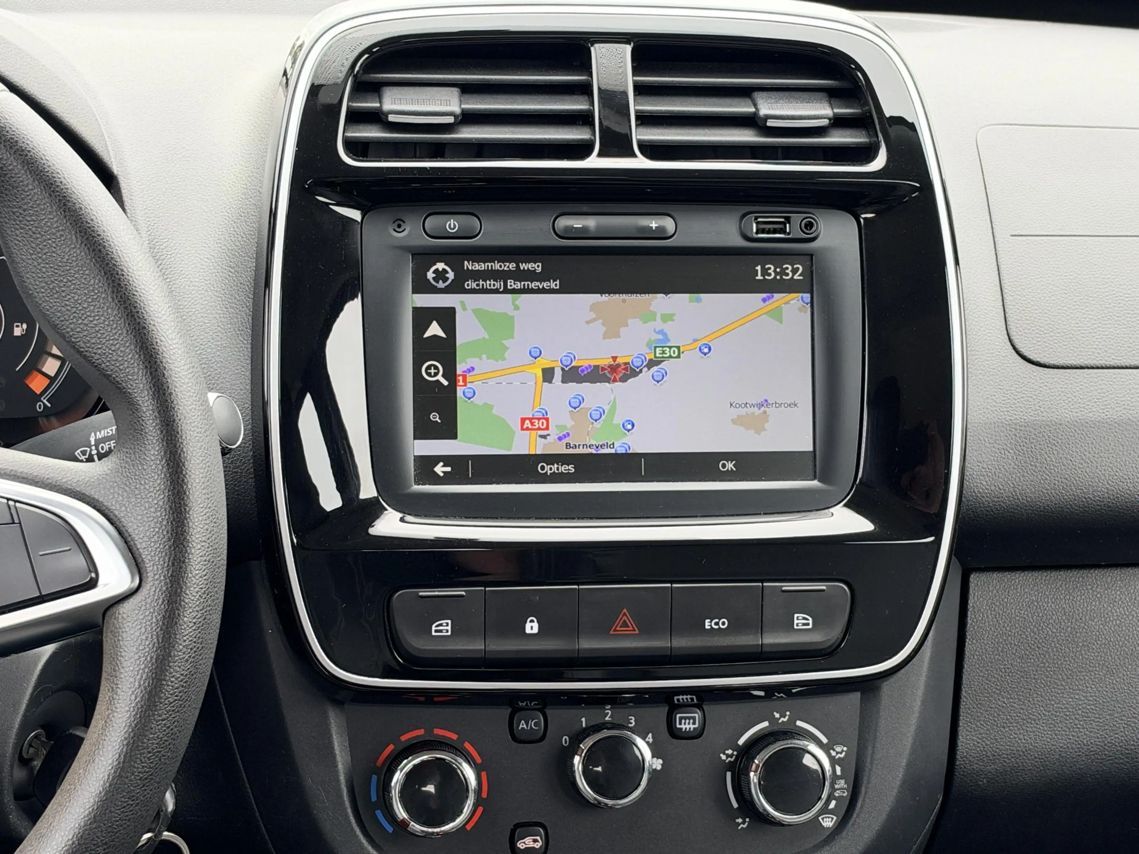 Dacia Spring Expression 27 kWh SoH 93,1% | Apple & Android | Na — photo 10