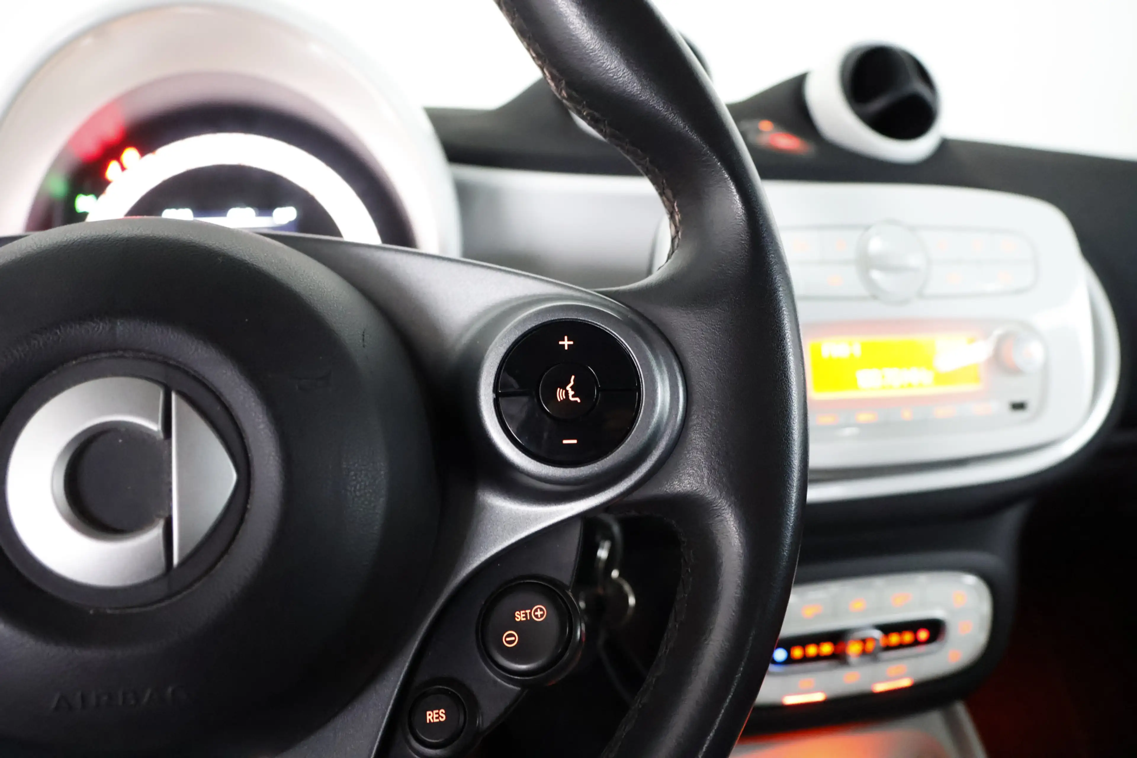 smart forFour 1.0 Passion / Clima / Cruisecontrol / Allseason / — photo 23