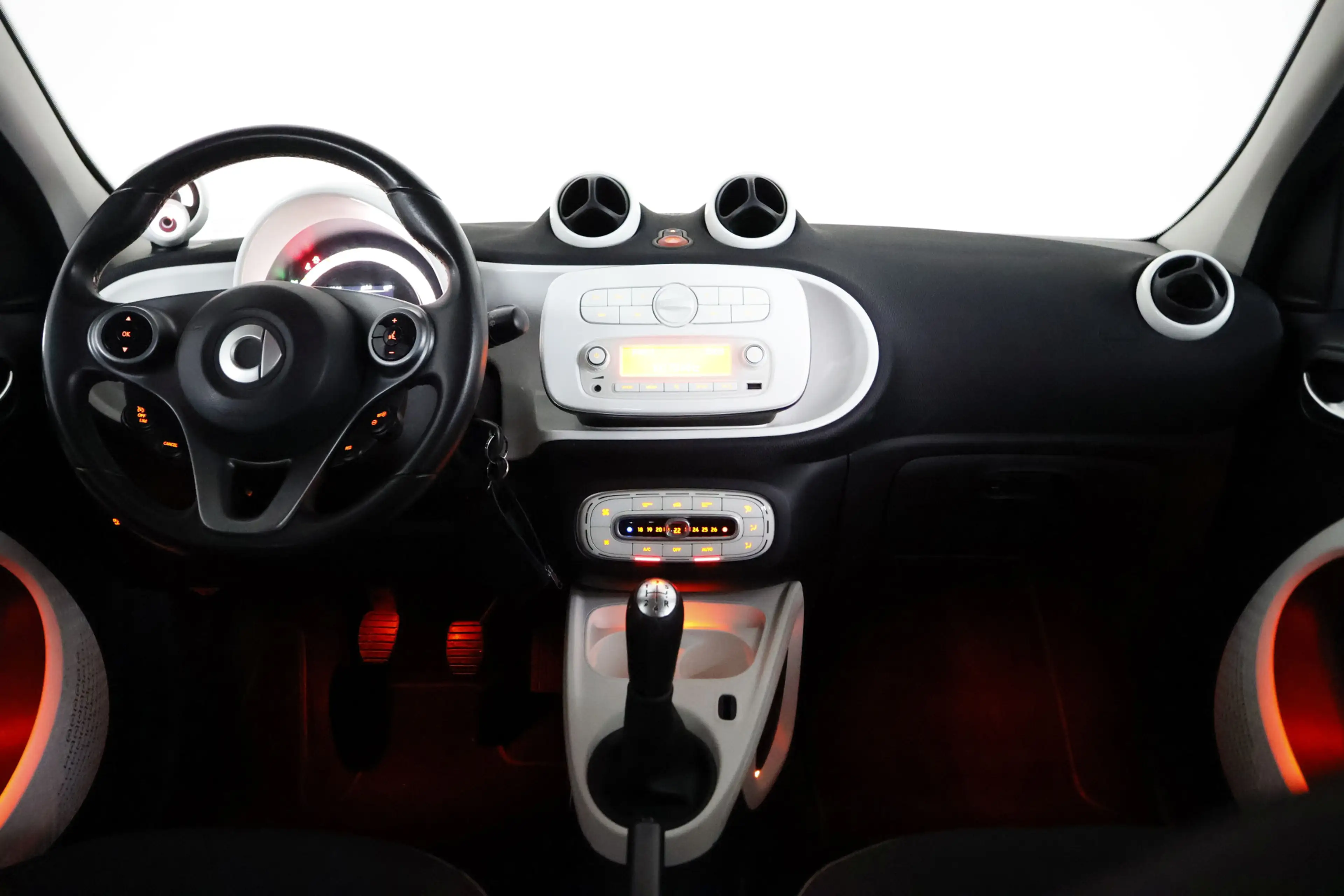 smart forFour 1.0 Passion / Clima / Cruisecontrol / Allseason / — photo 25