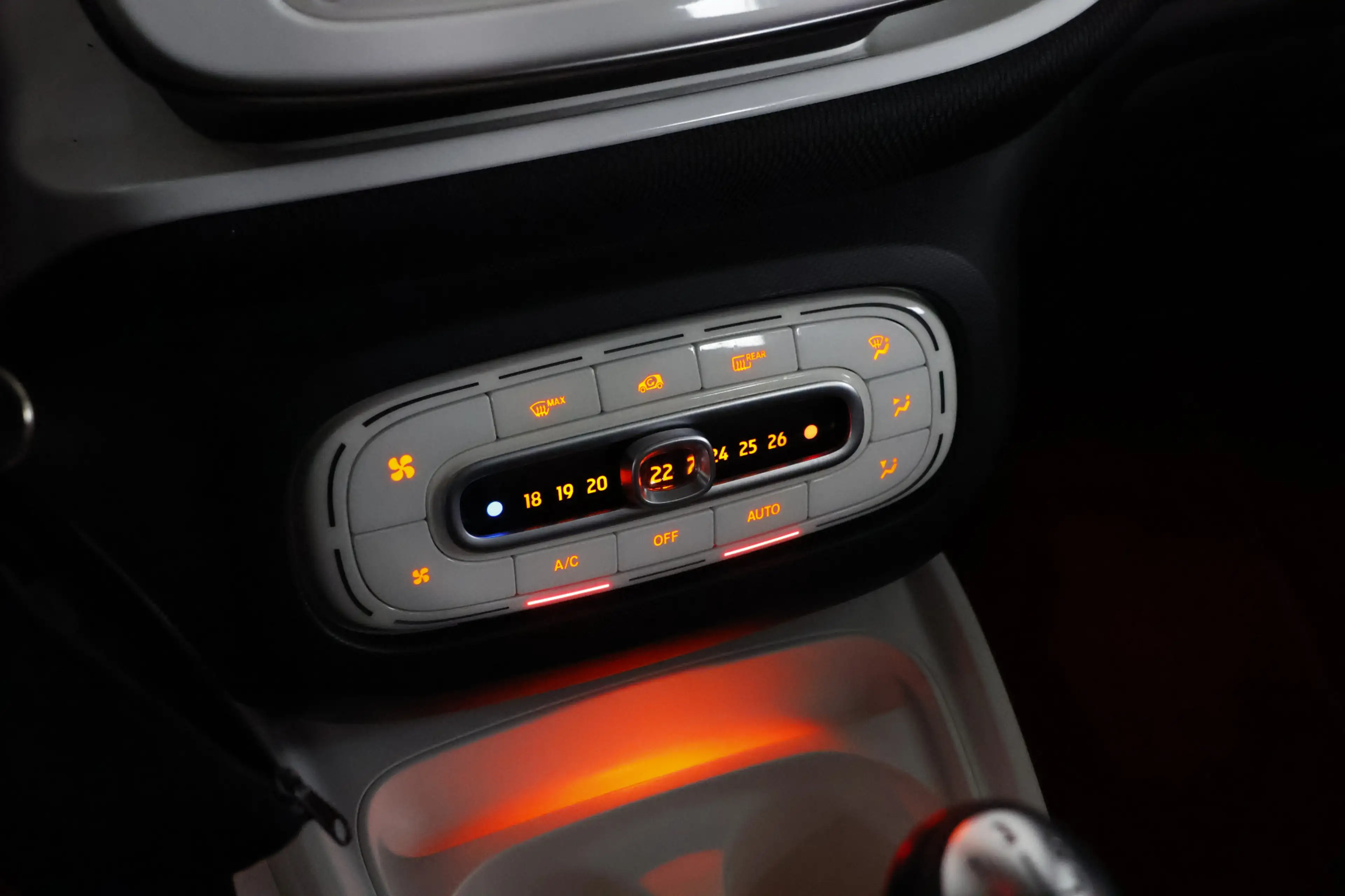 smart forFour 1.0 Passion / Clima / Cruisecontrol / Allseason / — photo 17