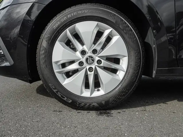 Skoda Octavia view 7