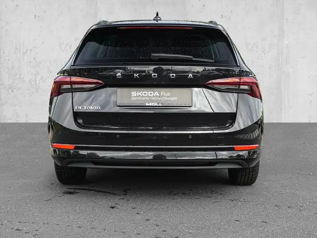 Skoda Octavia view 6