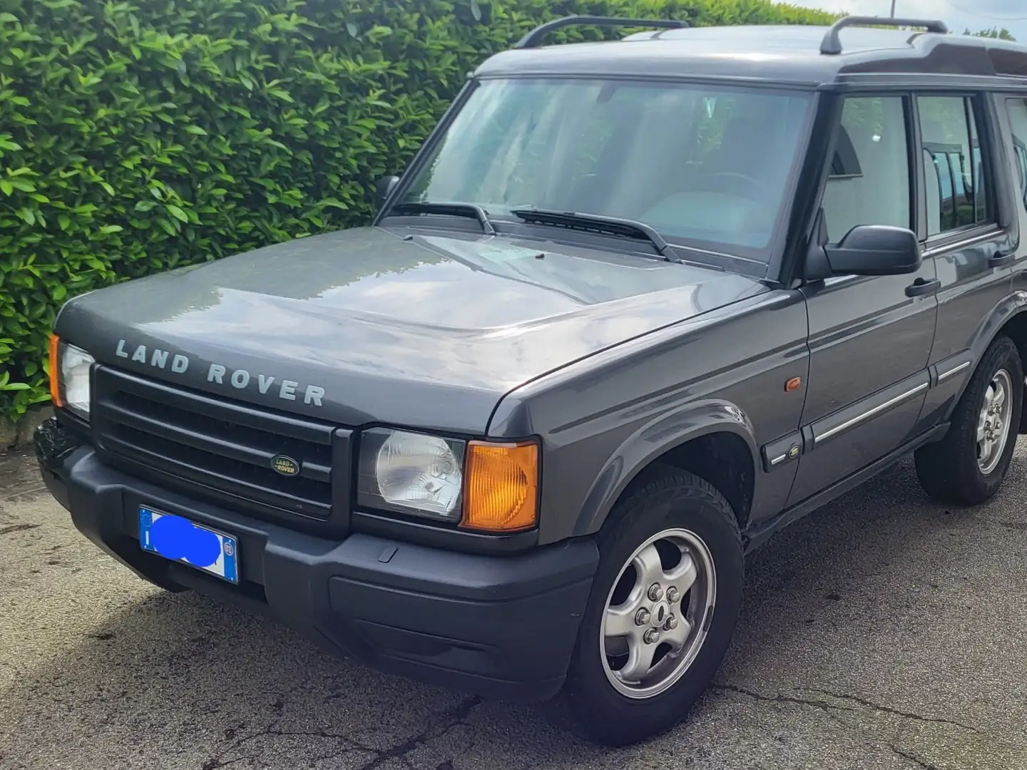 Land Rover Discovery 5p 2.5 td5 Luxury siva - 1