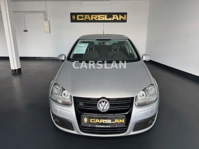 Volkswagen Golf view 3