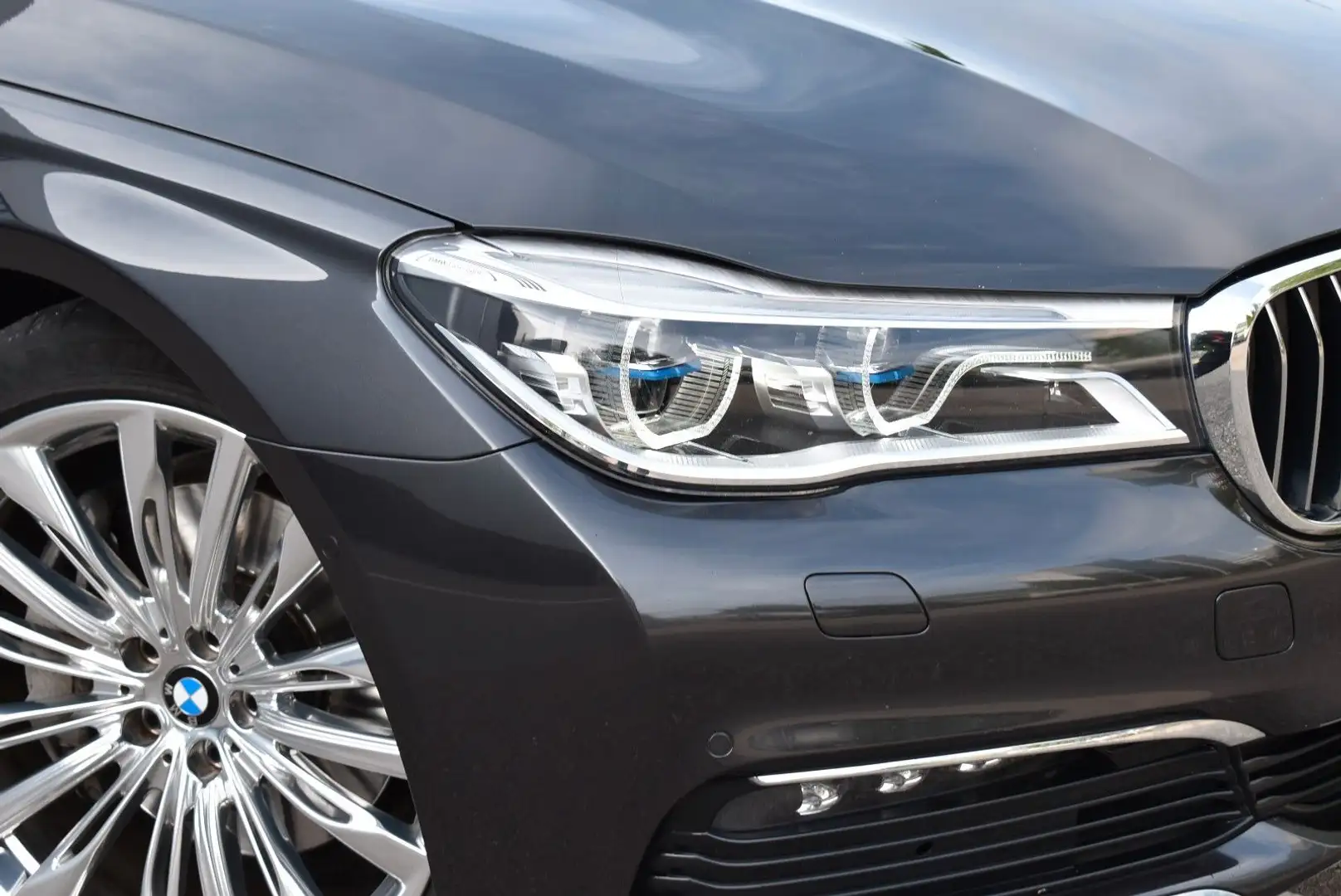 BMW 730 D*Finanzierung 6,99%*HUD*Schiebedach*Tüv Neu* Gri - 1