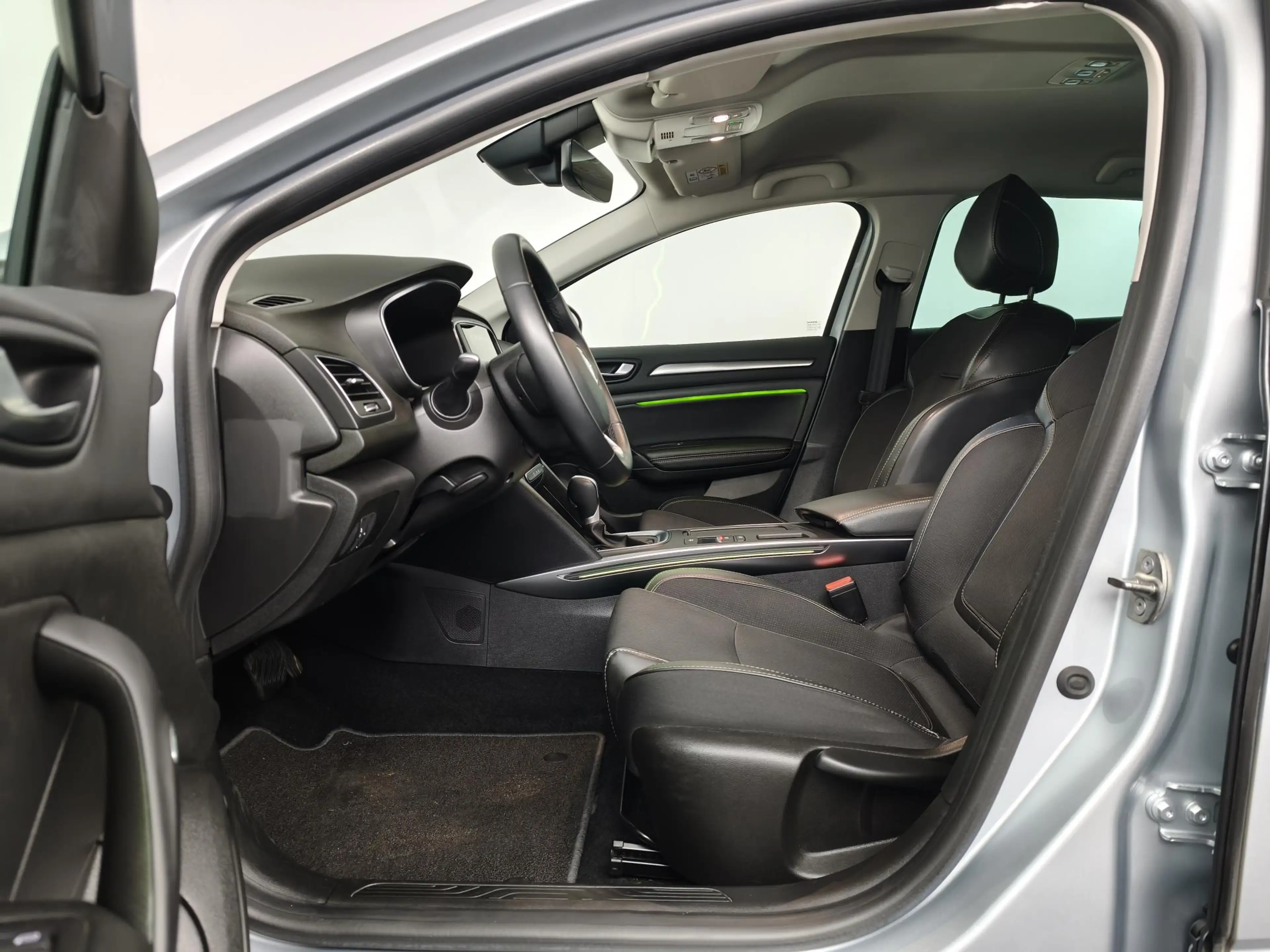 Renault Megane Estate 1.3 TCe 140 Techno | TREKHAAK | ALL-SEASON — photo 25