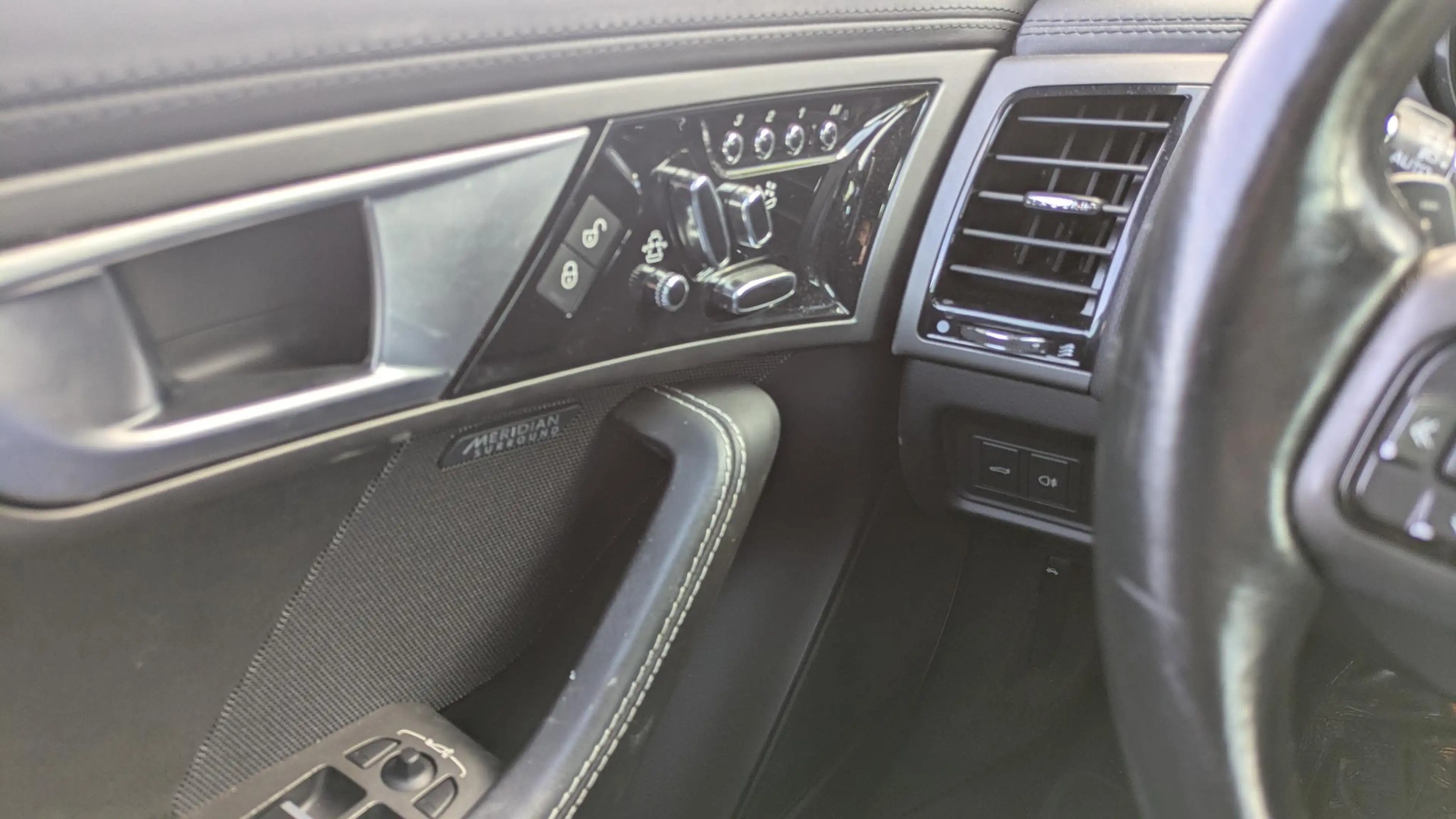 Jaguar F-Type 3.0 V6 Coupé- Navi - Camera — photo 15