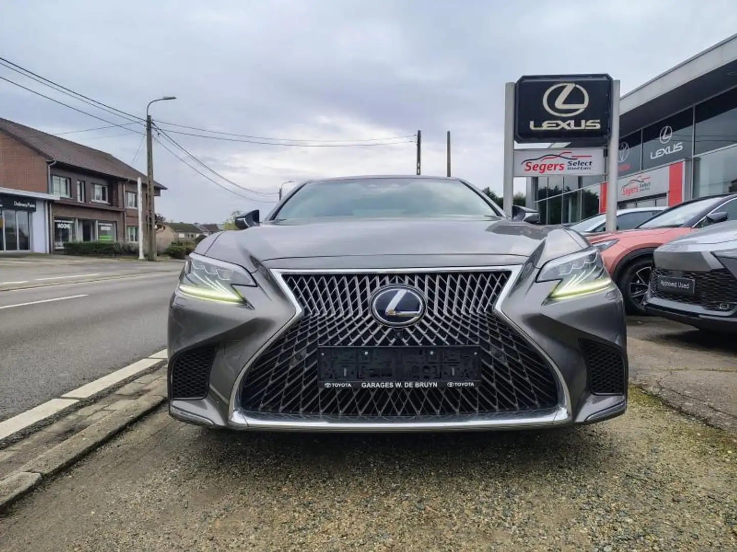Lexus LS 500 President Line Grau - 2