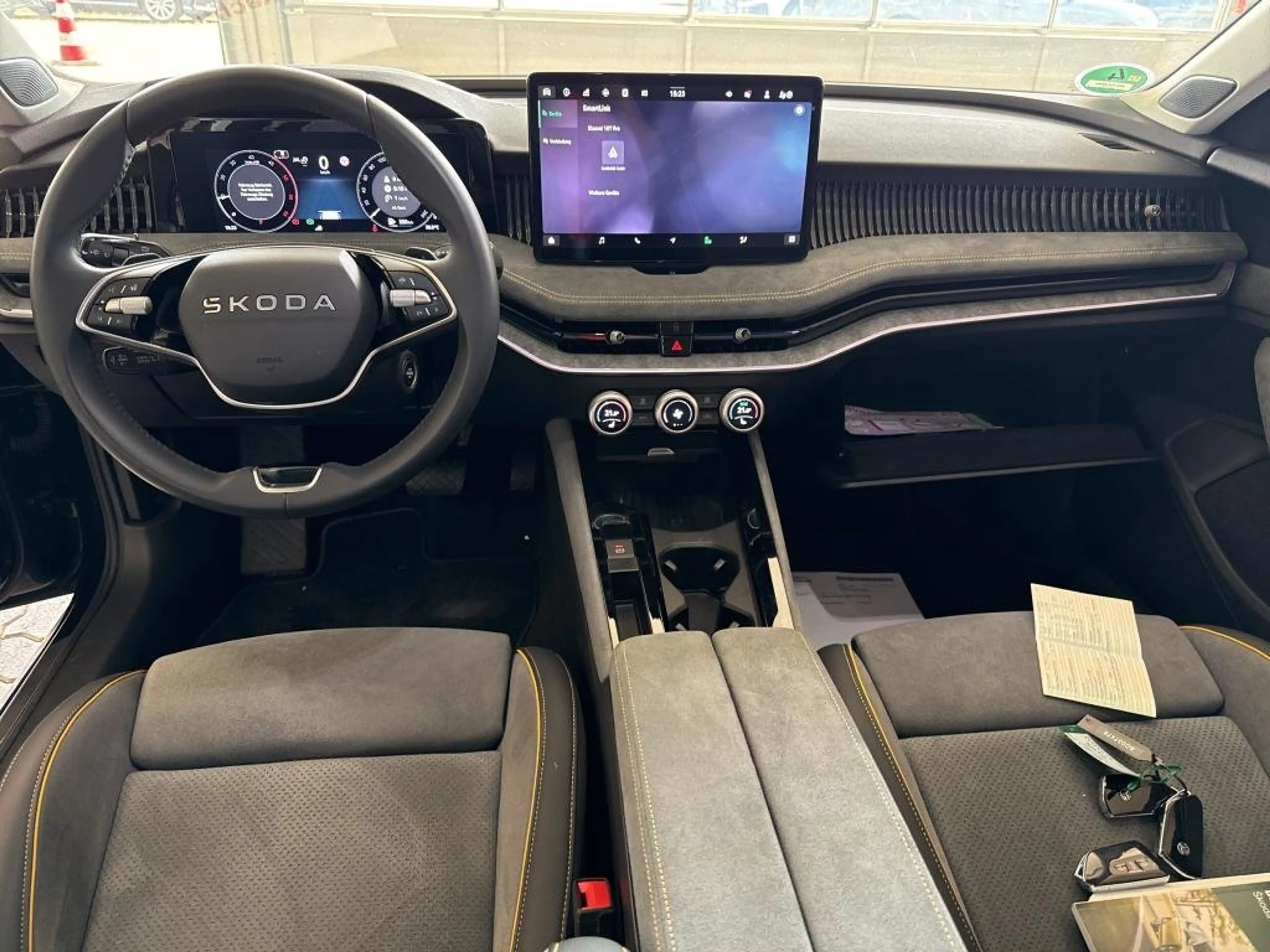 Skoda Superb 2.0 TDI 4x4 Selection/AHK/DCC+/CANTON/ACC — photo 6