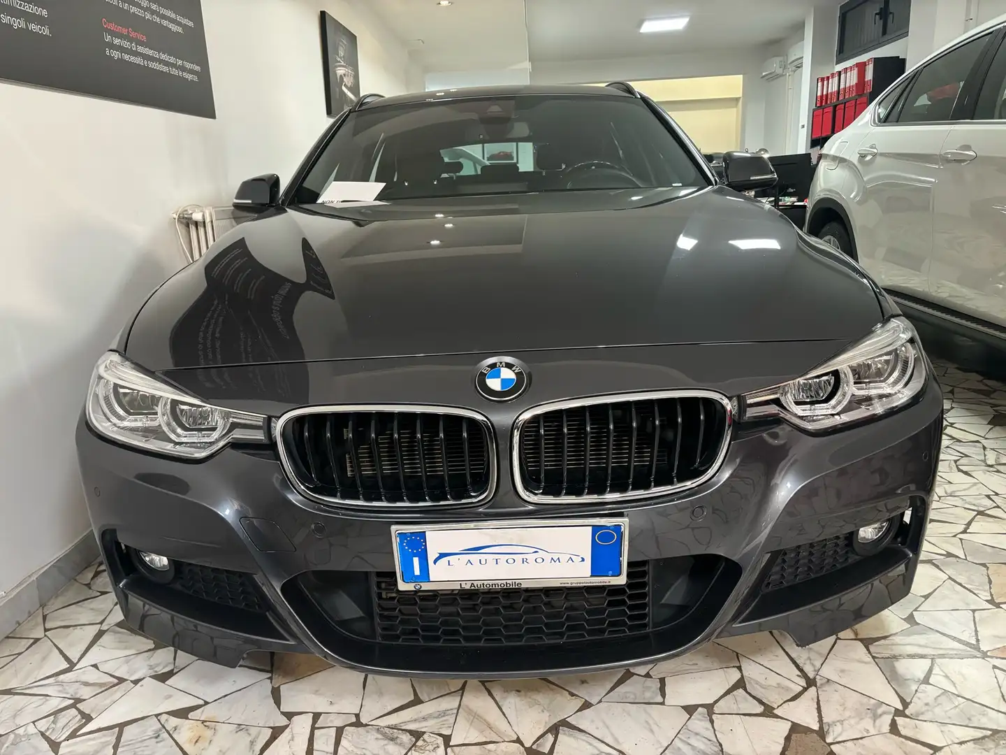 BMW 318 318d Touring Msport automatica Grijs - 2